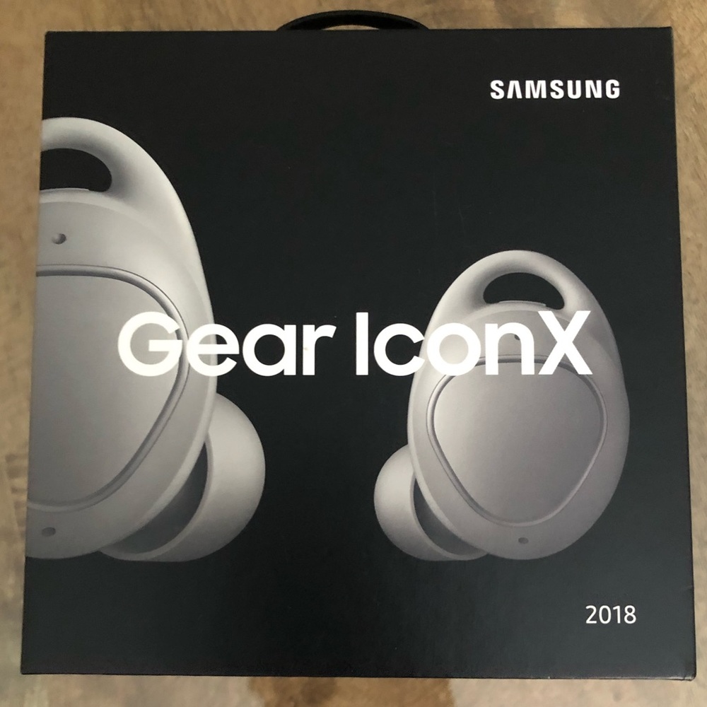 Gear IconX 2018